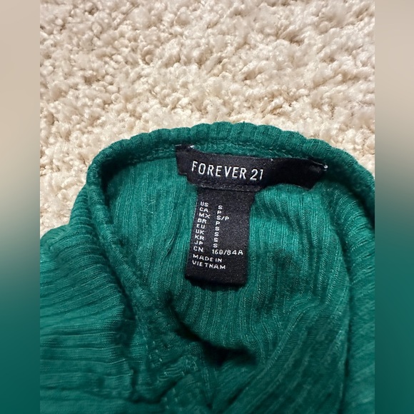 Green Halter neck tank top from American Eagle - Picture 2 of 5